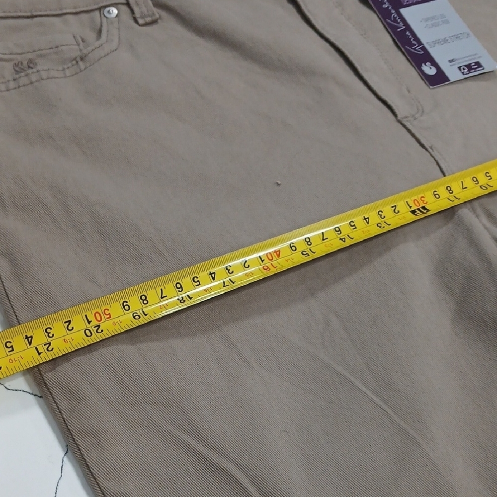 Gloria Vanderbilt Tan Straight-Leg Pants, New With Tags, Sz 16, Stretch - Picture 9 of 13